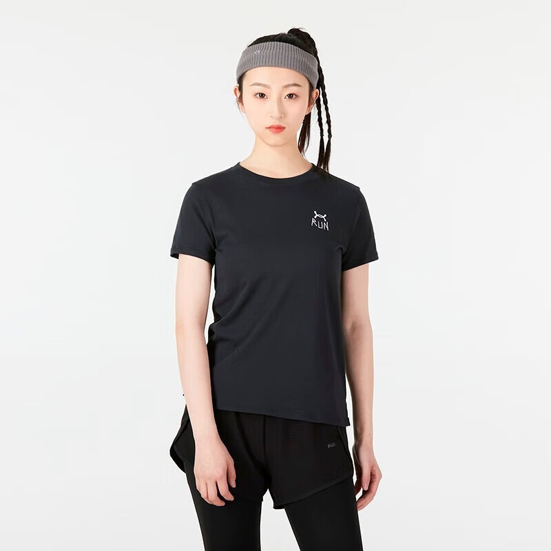 安德瑪女裝上衣休閑服棉柔運(yùn)動(dòng)穿搭透氣舒適短袖圓領(lǐng)T恤 1364870-001