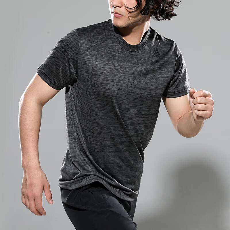 阿迪達斯  男裝 運動服跑步休閑圓領健身快干彈力舒適短袖t恤 FJ6125