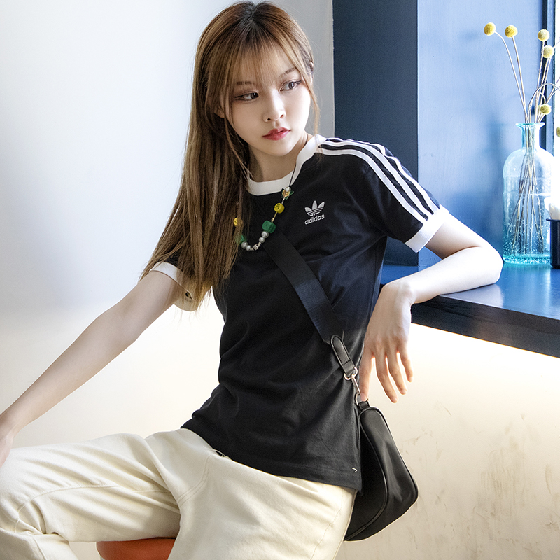 阿迪達(dá)斯三葉草女裝短袖棉t恤透氣舒適休閑圓領(lǐng)運(yùn)動(dòng)半袖短袖T恤 GN2900