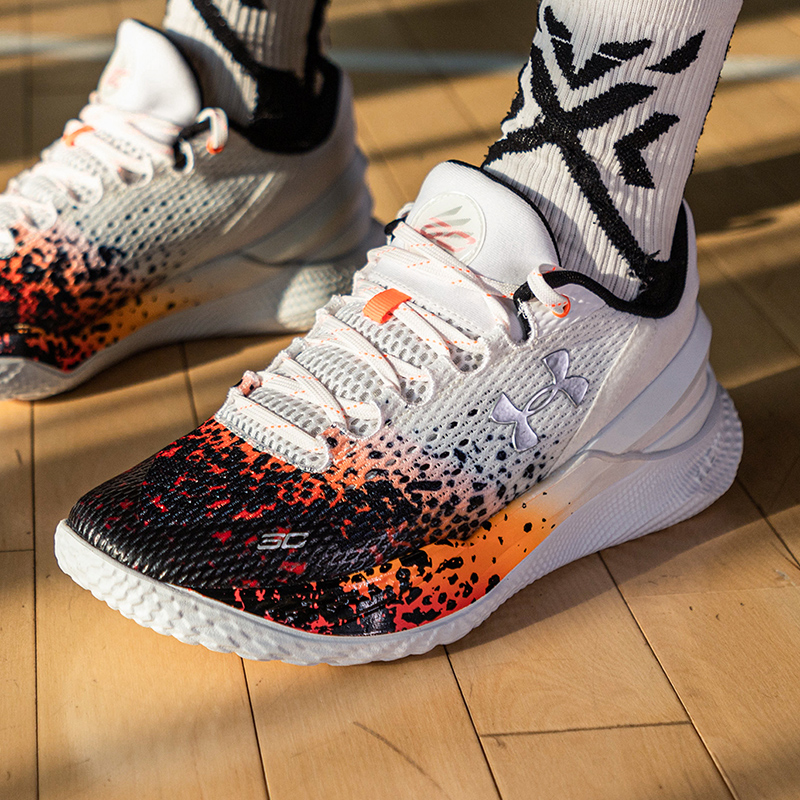 安德瑪U(kuò)A Curry 2 Low庫里2透氣減震低幫高顏值籃球鞋 3026277-100