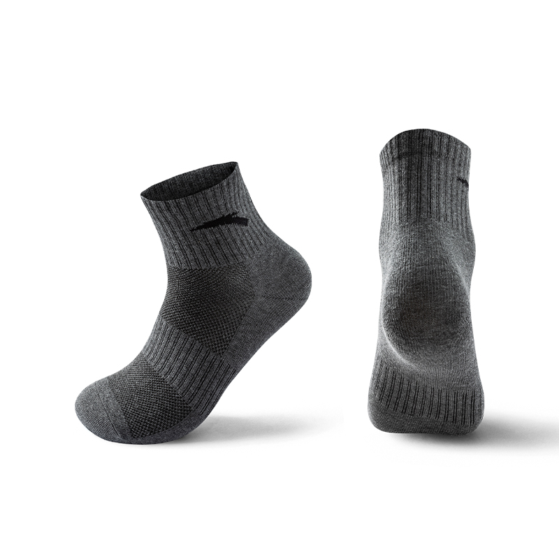 安踏透氣全棉中襪男女彈力運(yùn)動(dòng)襪耐磨不易變形襪子192527331-3